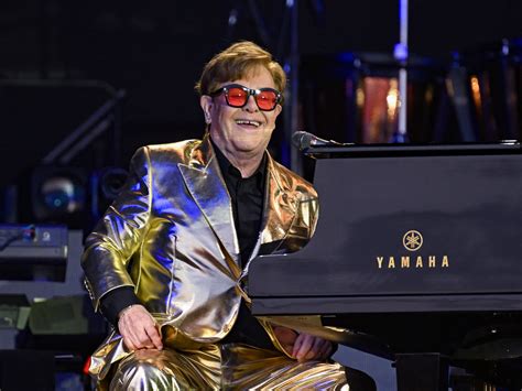 Who Is Elton John S Lead Guitarist at Holly Stine blog