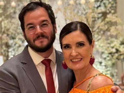 Quantos Anos Tem O Namorado Da Fátima Bernardes - Fátima Bernardes ganha declaração do namorado em aniversário: “Escolhi ...