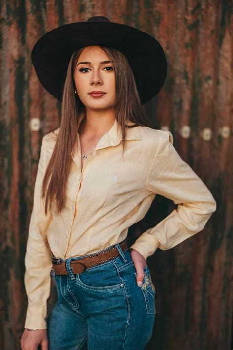 MODELS - BROOKE LEE MODELLING