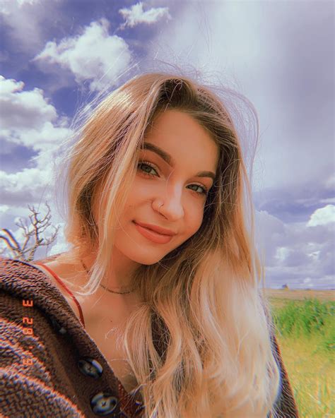 Skye Raae Pictures