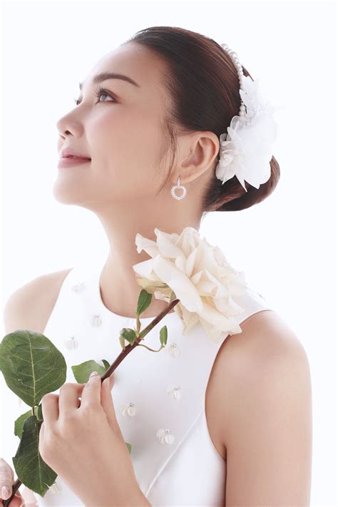 The most beautiful bride - Heritage Vietnam Airlines