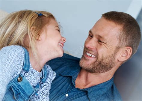 Funny Jokes to Tell a Girl: Get Her Laughing! - Hunter Games Magazine