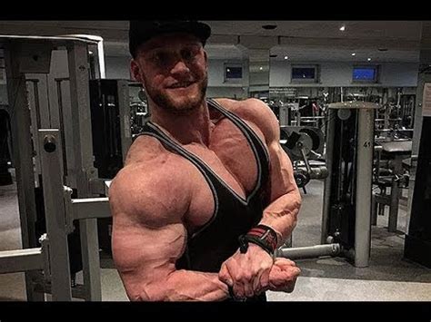 Junior Bodybuilder Dominik Dörfl trains arms 8 weeks out - YouTube