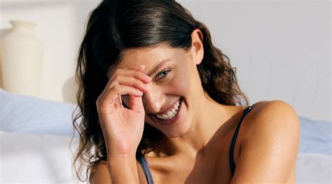 Why Do My Armpits Smell? | Body Odor Causes & Care | NIVEA