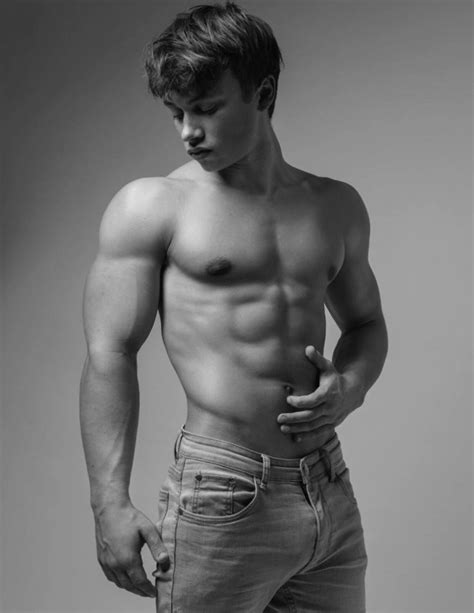 Bez tytułu — damn-hes-hot: DAMN HE’S HOT! Follow for daily...