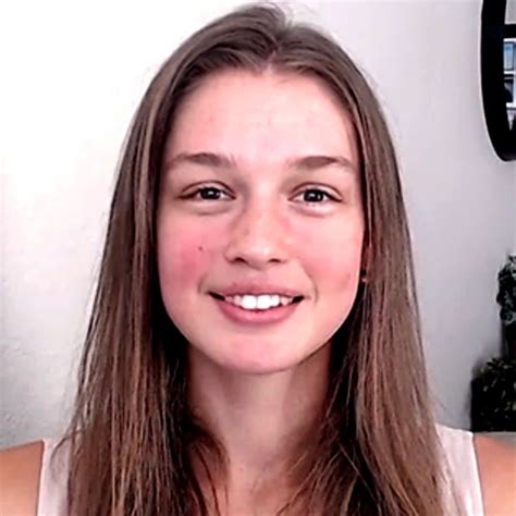 Nina Khmelnitckaia - Customer Success Coordinator at Cariloop | The Org