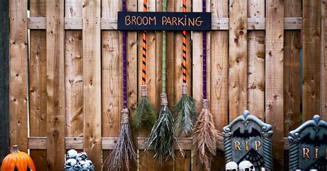 How to Build a Broom Parking for Halloween | Reno-Depot