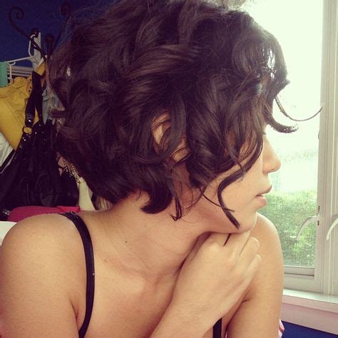 gorgeous short curls hairstyles   stunning