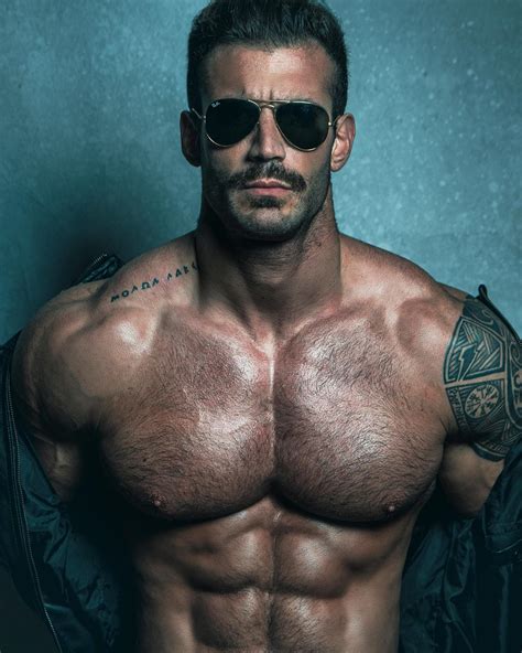 FITNESS INSPIRATION – JULIAN ARROYUELO – Monday XYZ