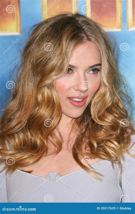 Scarlett Johansson Shoulder Length Hair