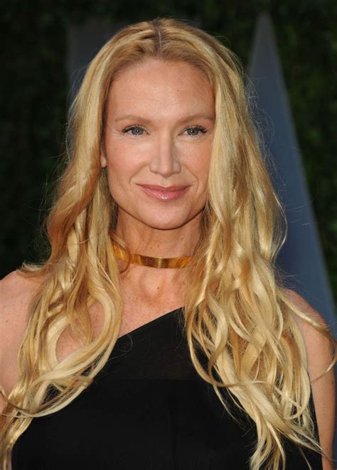 Pictures of Kelly Lynch