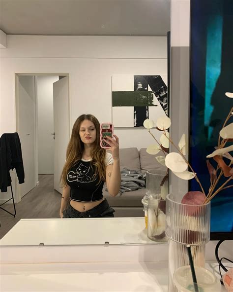 Emily Flowers 💞 (@emymelons) • Instagram photos and videos