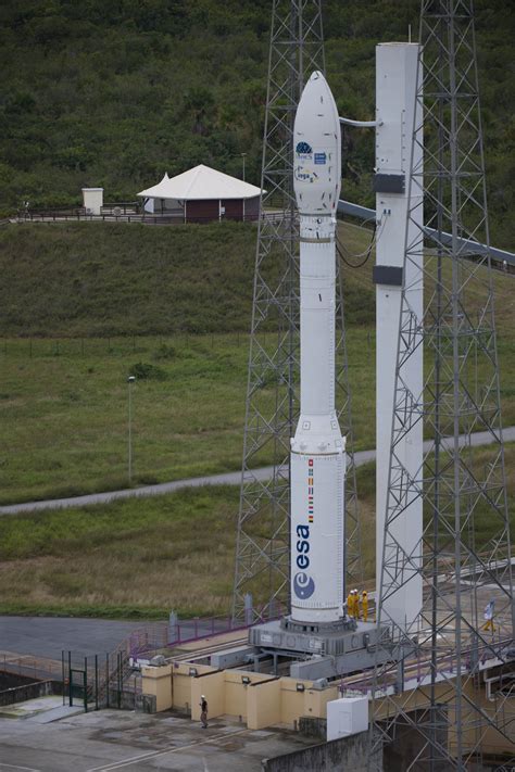 ESA - Fully assembled Vega VV01 on pad