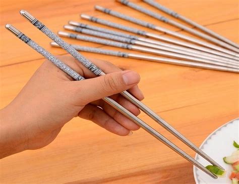 Как правильно держать китайские палочки| Китайская кухня – FREE HSK