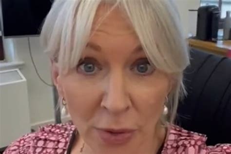 Nadine Dorries uses TikTok rap to explain Online Safety Bill - Banbury FM