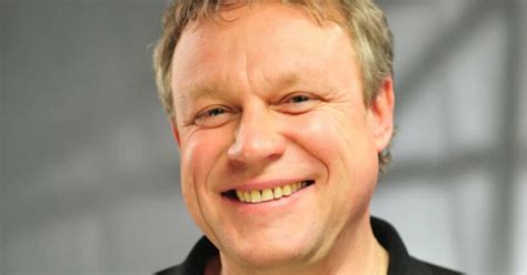 «Точная копия Заворотнюк»: Сергей Жигунов показал супругу в мини на отдыхе