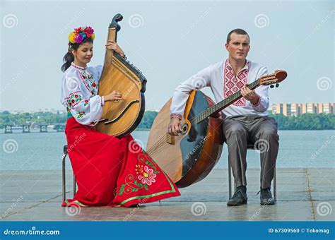 Duet editorial image. Image of musicians, instruments - 67309560