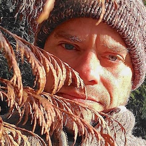 Hope Beneath Our Feet: Restoring Our Place in the Natural World (Io ...