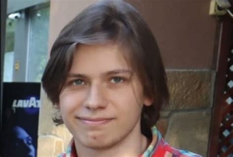 Издирват безследно изчезнал 20-годишен студент, пътувал с влак от ...