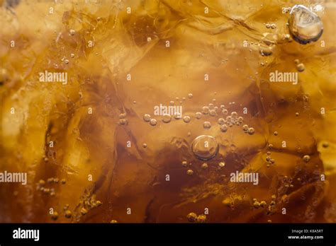 Coca cola can glass -Fotos und -Bildmaterial in hoher Auflösung – Alamy