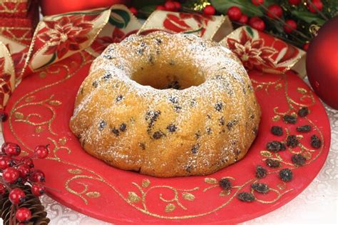Premium Photo | Traditional Christmas cake with raisins