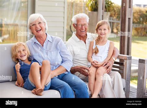 Very old man with granddaughter hi-res stock photography and images - Alamy