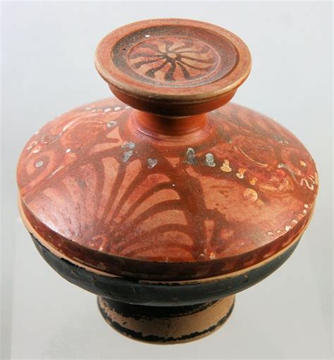Ancient Greek Ceramic red figure pyxis vase - no reserve - - Catawiki