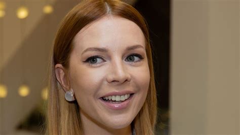 Просто загляденье: жена Преснякова в откровенном купальнике ...