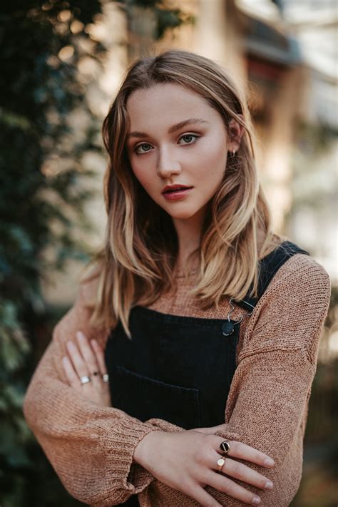 versatile prime lens mm portrait photography composition
