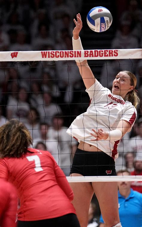 UW's Sarah Franklin named Big Ten volleyball player of the year, Booth