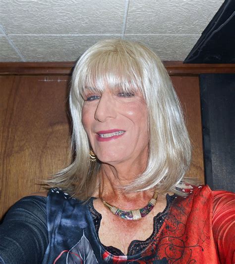 Long platinum blonde – Crossdresser Heaven