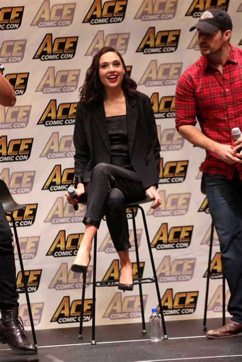 Gal Gadot - "Justice League" Panel in New York • CelebMafia