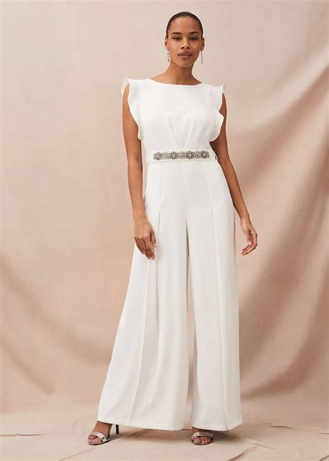 28 of the Best Wedding Jumpsuits for Brides in the UK - hitched.co.uk