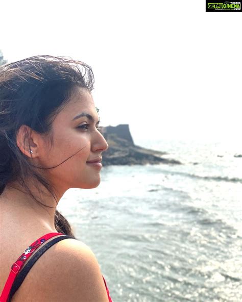 Actress Aparna Das HD Instagram Photos and Wallpapers May 2021 | Gethu ...
