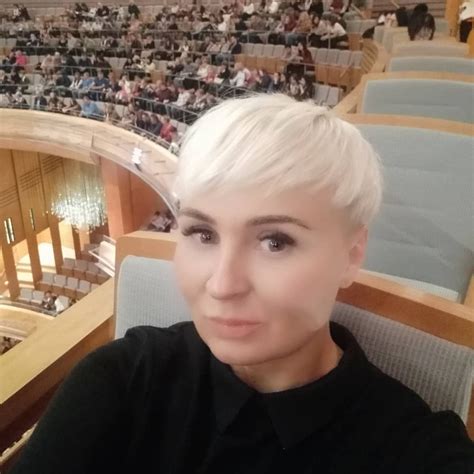 Не додумывай слишком много. Так ты создаешь проблемы, которых ...