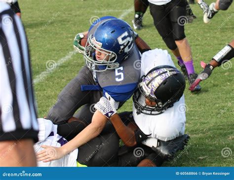 Middle School Football Teams Editorial Photo - Image of helmet, lineman ...