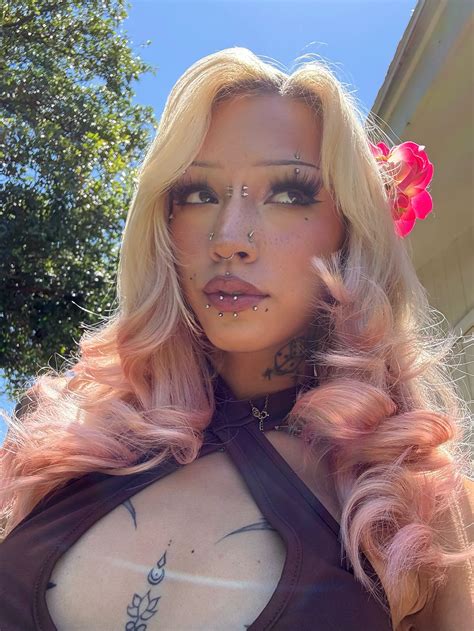 ⋆ ︎˚｡⋆ 𝒮𝑒𝓍𝒾 𝐿𝑒𝓍𝒾 ⋆ ︎˚｡⋆ | hi :3 | Instagram