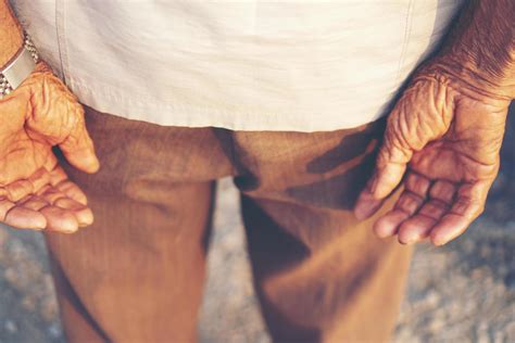 close   mature mans hands  stock photo  vecteezy