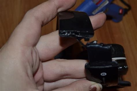 Чем и как эффективно склеить пластмассу