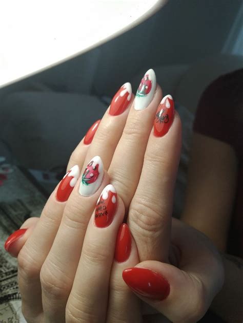 Красный маникюр клубника | Nails, Beauty