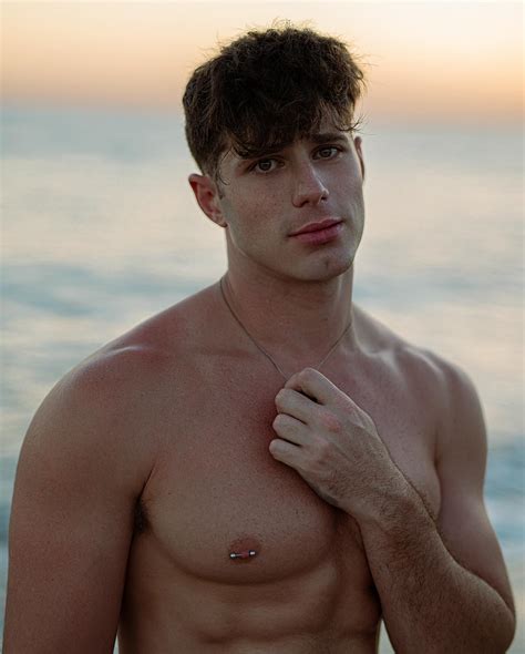 PHYSIQUE MOTIVATION – ALEX GRANT – Monday XYZ