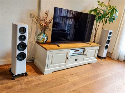 Review Wharfedale Evo 4.3 floor stand - budget-friendly Musical ...