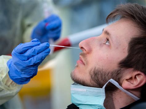 Coronatest beim Kassenarzt wird gesetzlich verankert - VIENNA.AT