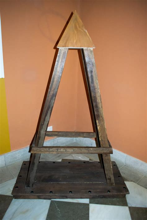 The Judas Cradle Torture Device: How the 'Judas Chair' Used a Pyramid ...