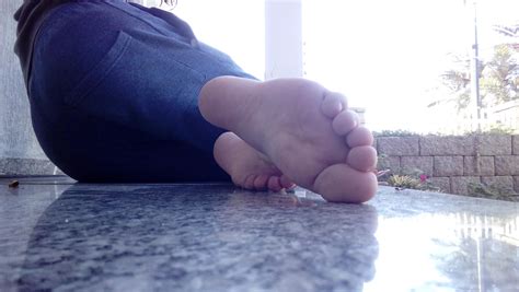 Tops or soles? : r/trappyfeet