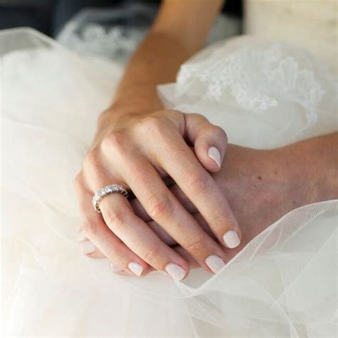 brides wedding ring