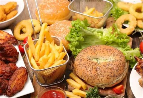 The real reason why most fast-food chains have red & yellow logos ...