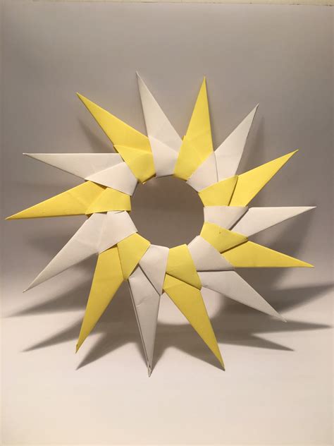 Origami Christmas Star : 5 Steps - Instructables