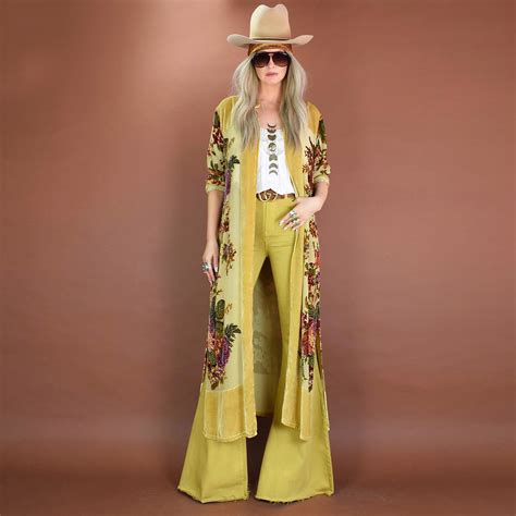 dolly dagger light mustard girl   vine