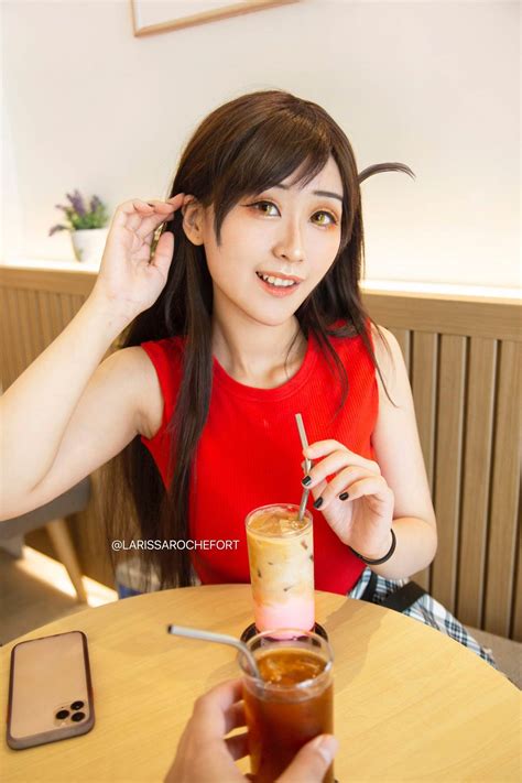 Depvailon.Com: [Twitter] Larissa Rochefort (@larochefort11) | Page 1/4